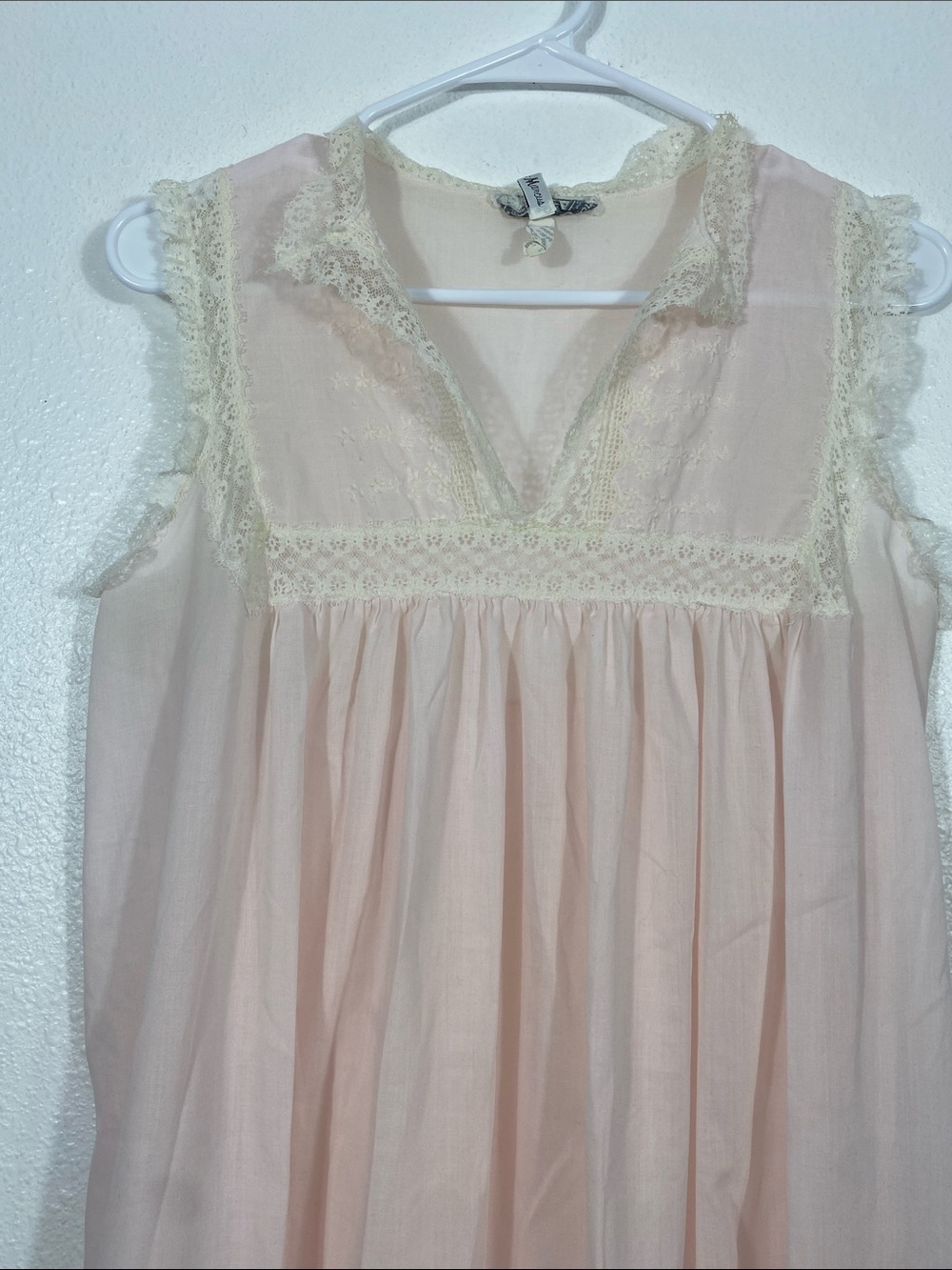 Vintage Christian Dior Lingerie Pink Lace Coquette Long Nightgown 70s 80s Size S - Picture 3 of 16